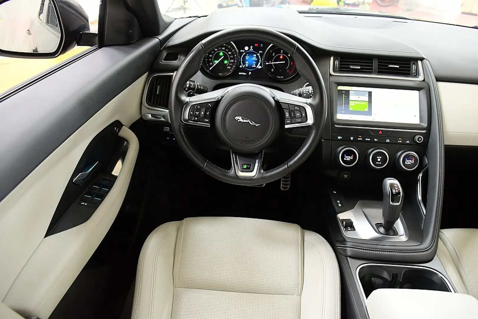 Jaguar E-Pace 2.0DI4 D180 R-Dynamic S AWD Aut. Schwarz - 2