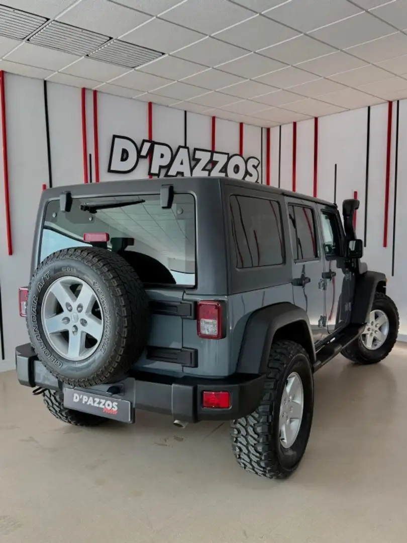 Jeep Wrangler Unlimited 2.8CRD Sport Gris - 2