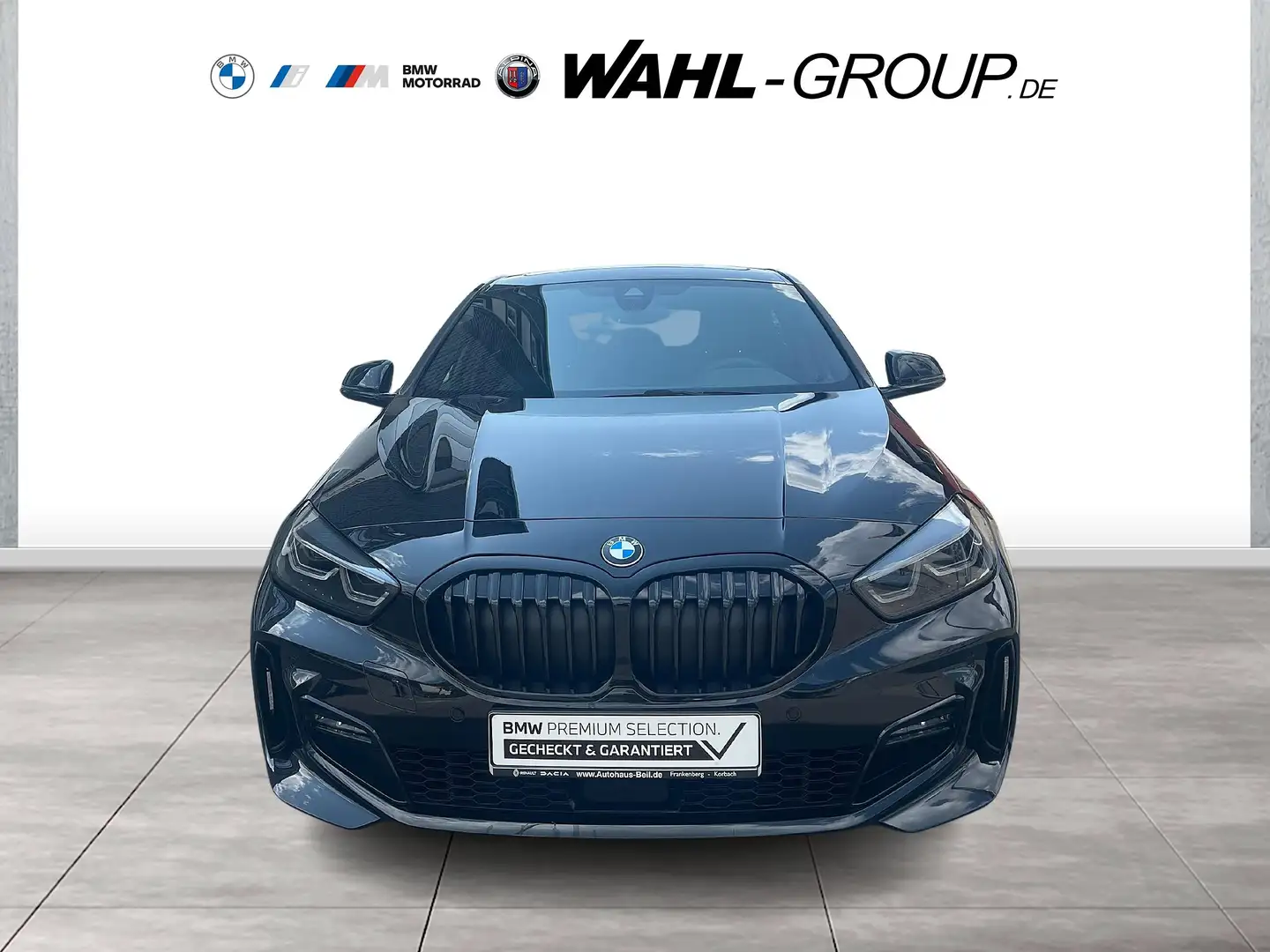 BMW 118 d M Sport AHK Panorama Adapt LED Navi SHZ PDC Чорний - 2