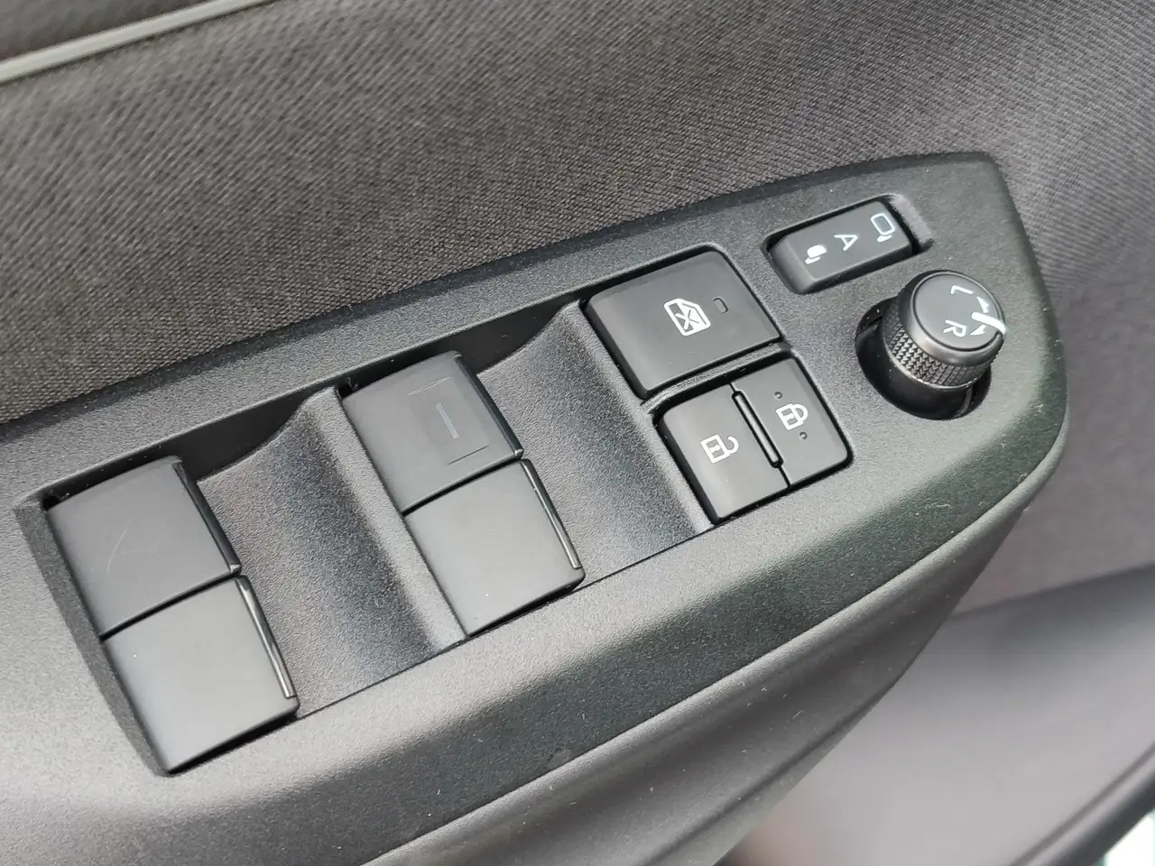 Toyota Yaris 2026 — фото 10