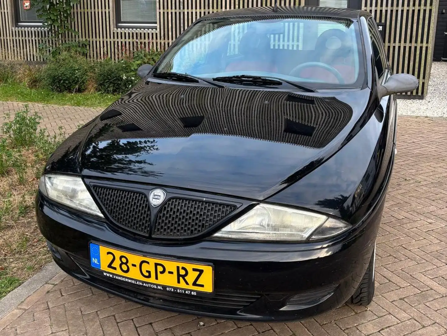 Lancia Ypsilon 1.2 Zwart - 1
