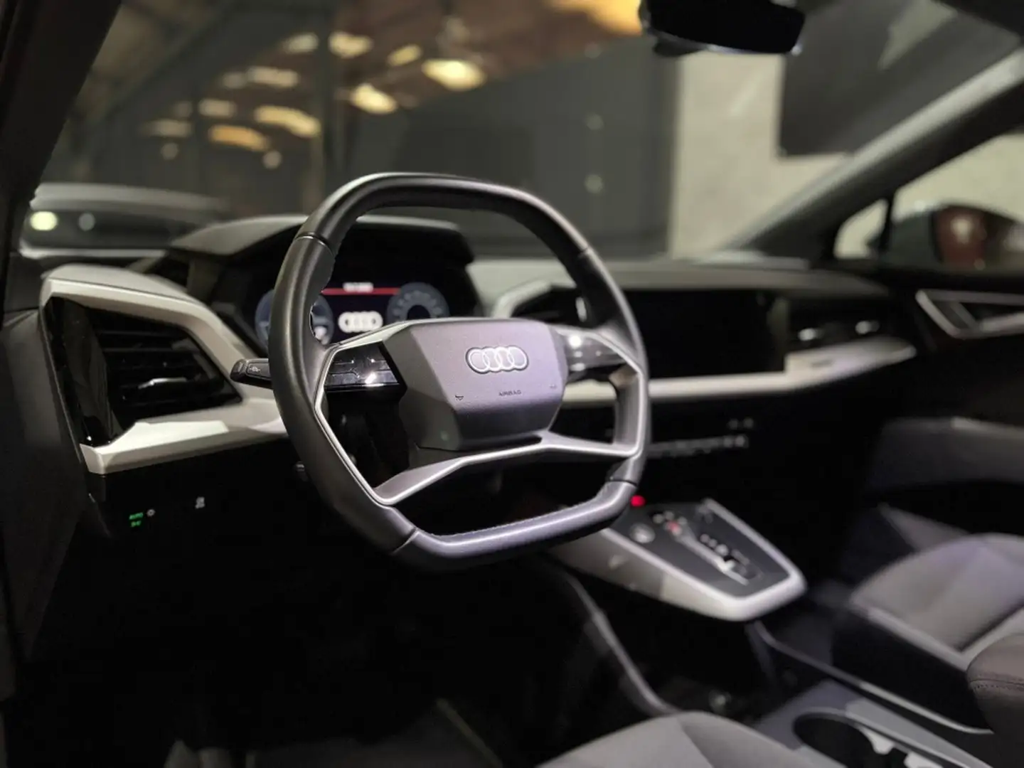 Audi Q4 e-tron 40 Advanced 82KWh Gris - 2