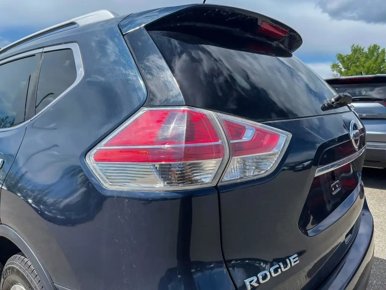Nissan Rogue снимка Nissan Rogue