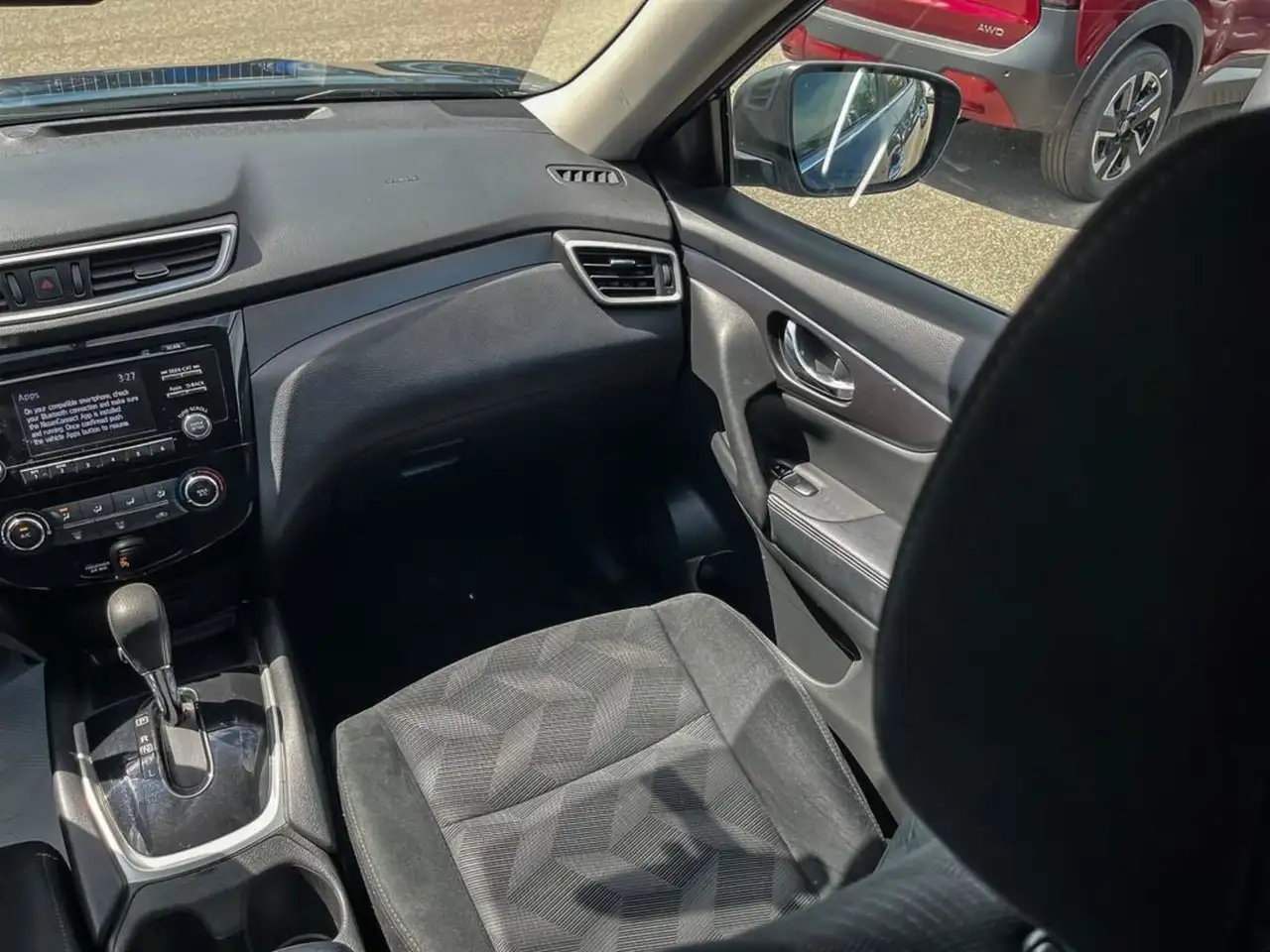 Nissan Rogue снимка Nissan Rogue