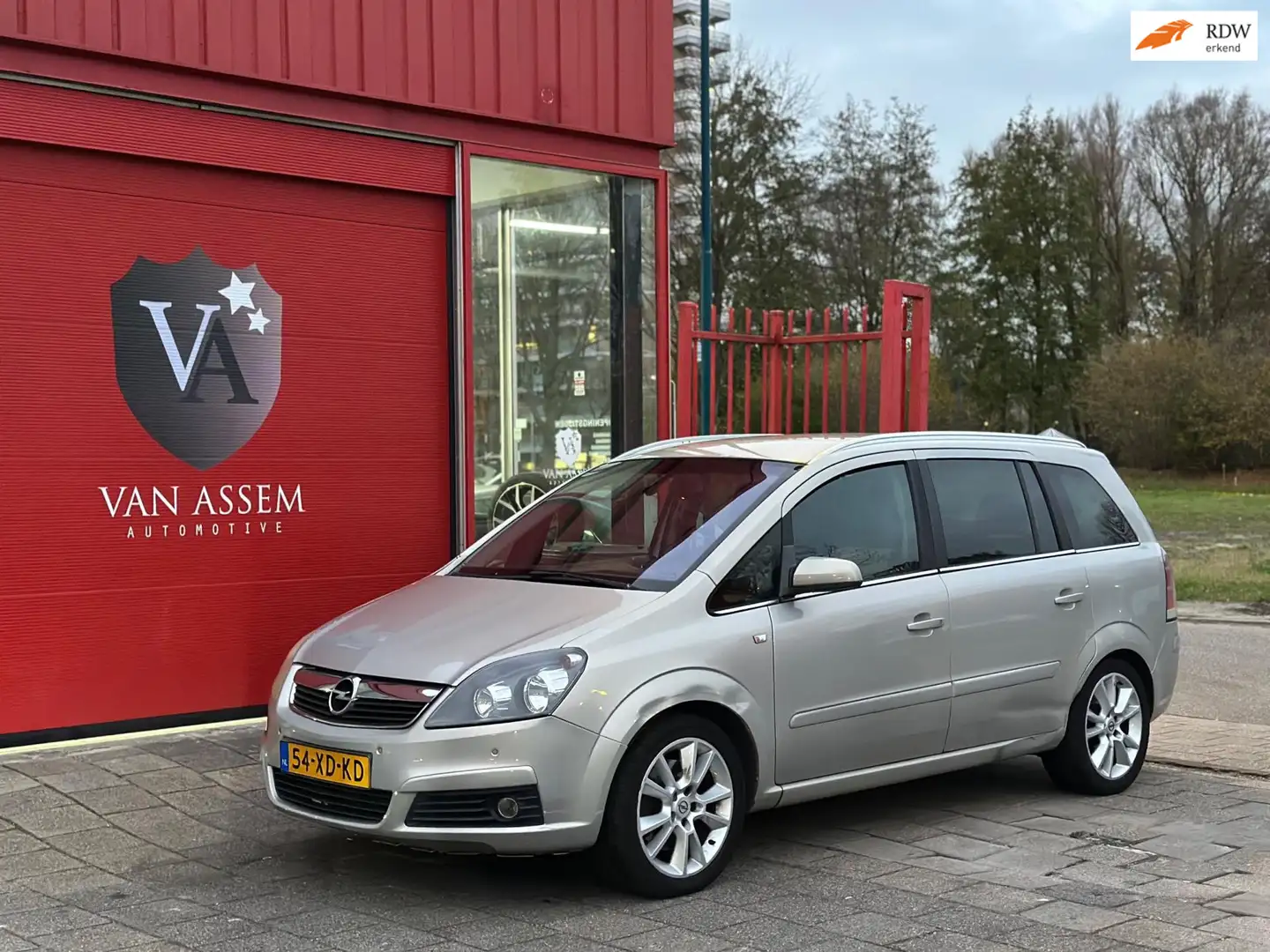 Opel Zafira 2.2 Executive|AUTOMAAT|7 Persoons Grijs - 1