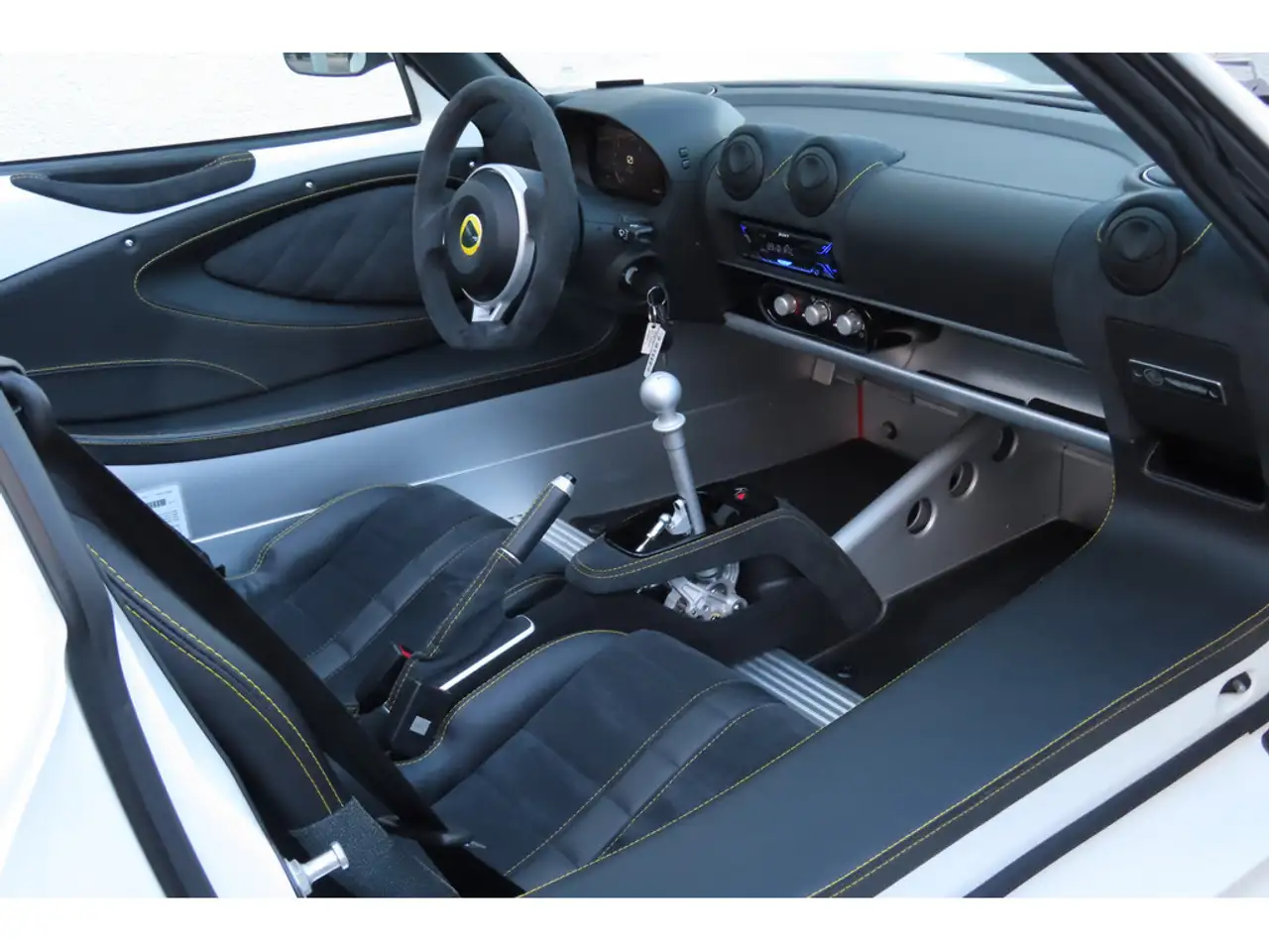 Lotus Exige 2022 — фото 12