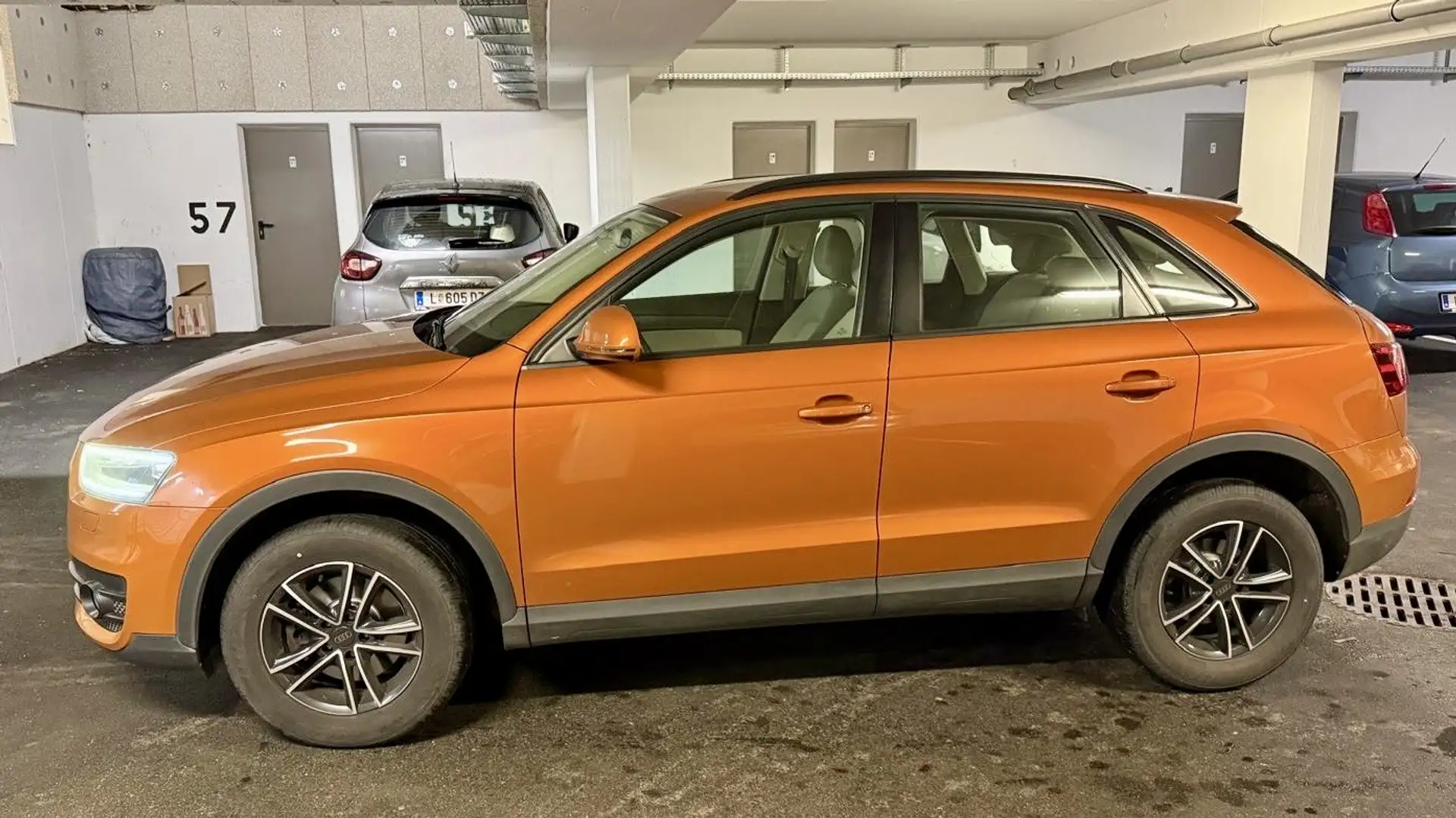 Audi Q3 Orange - 1