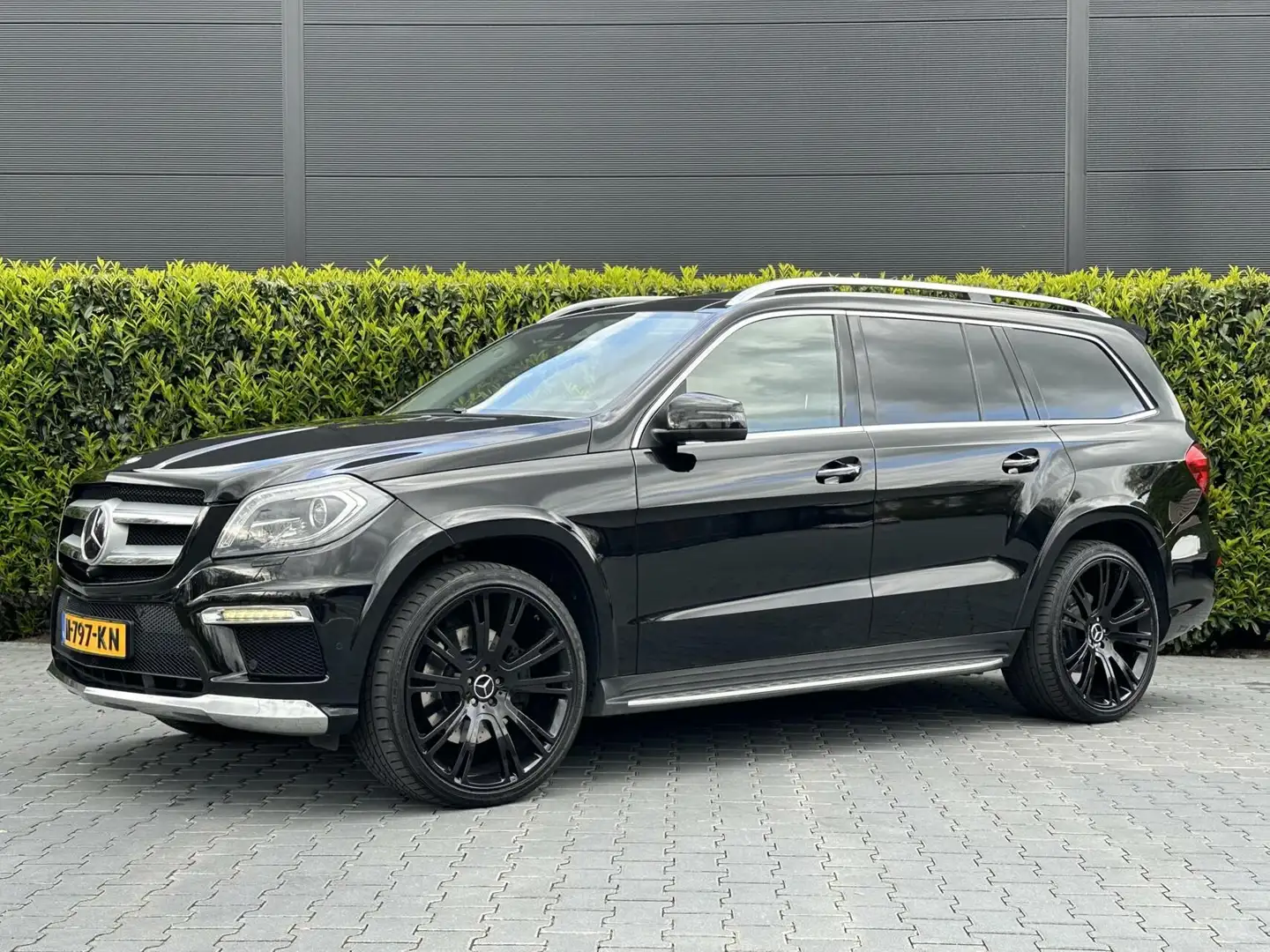 Mercedes-Benz GL 400 334 PK AUTOMAAT AMG STYLING, PANO Negru - 1