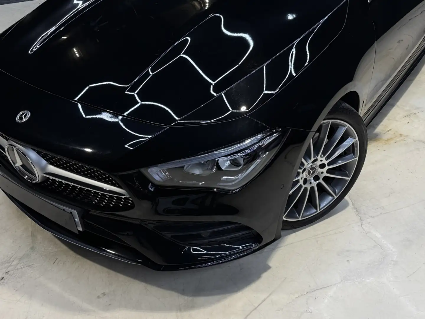 Mercedes-Benz CLA 220 Shooting Brake 220d 8G-DCT Negro - 2