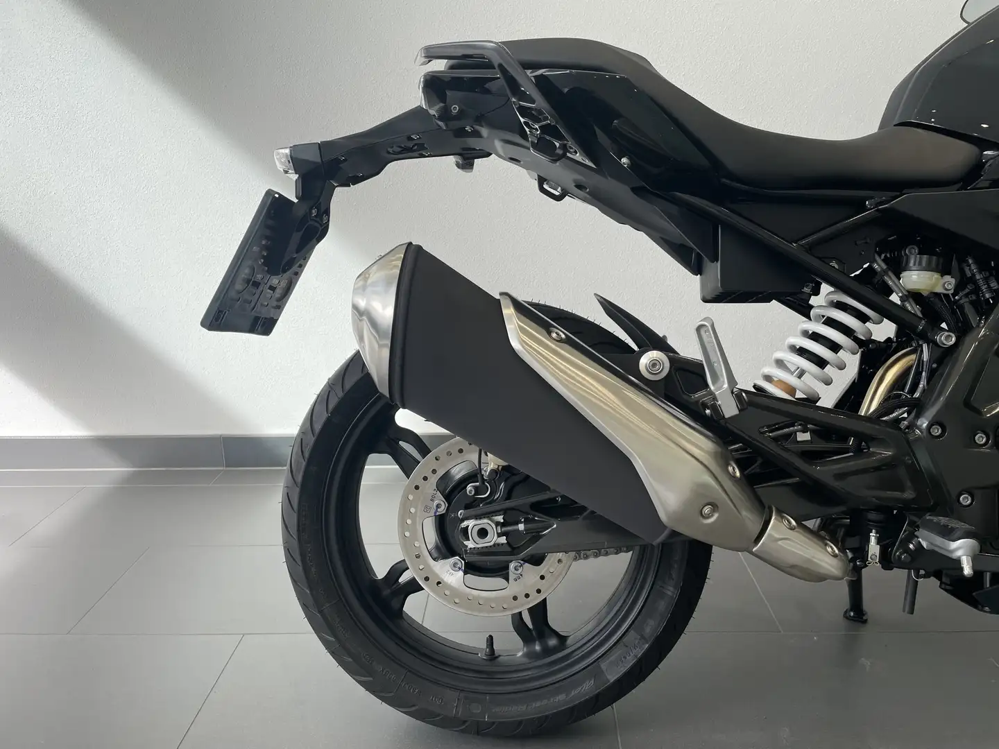 BMW G 310 R Schwarz - 2