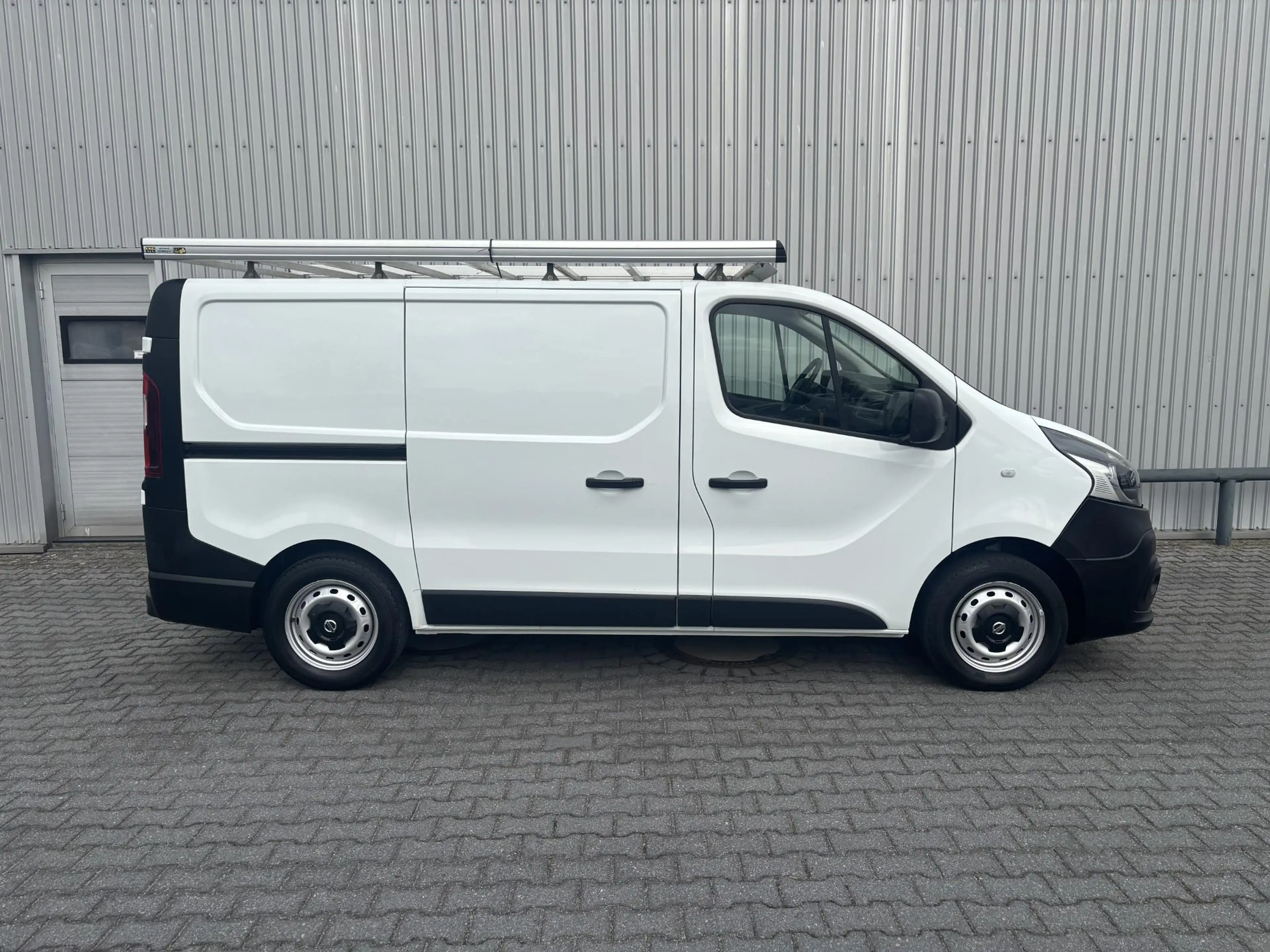 Nissan NV300 1.6 dCi L1H1*3-PERS*A/C*CRUISE*NAVI*HAAK*CAM*IMP.* — photo 3