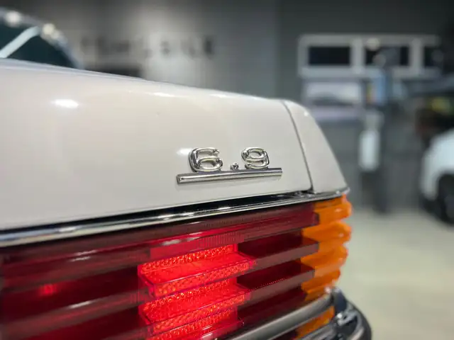 Mercedes-Benz SL view 8