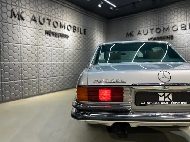 Mercedes-Benz SL view 10