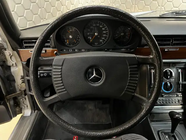 Mercedes-Benz SL view 14
