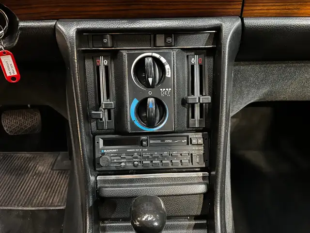Mercedes-Benz SL view 15