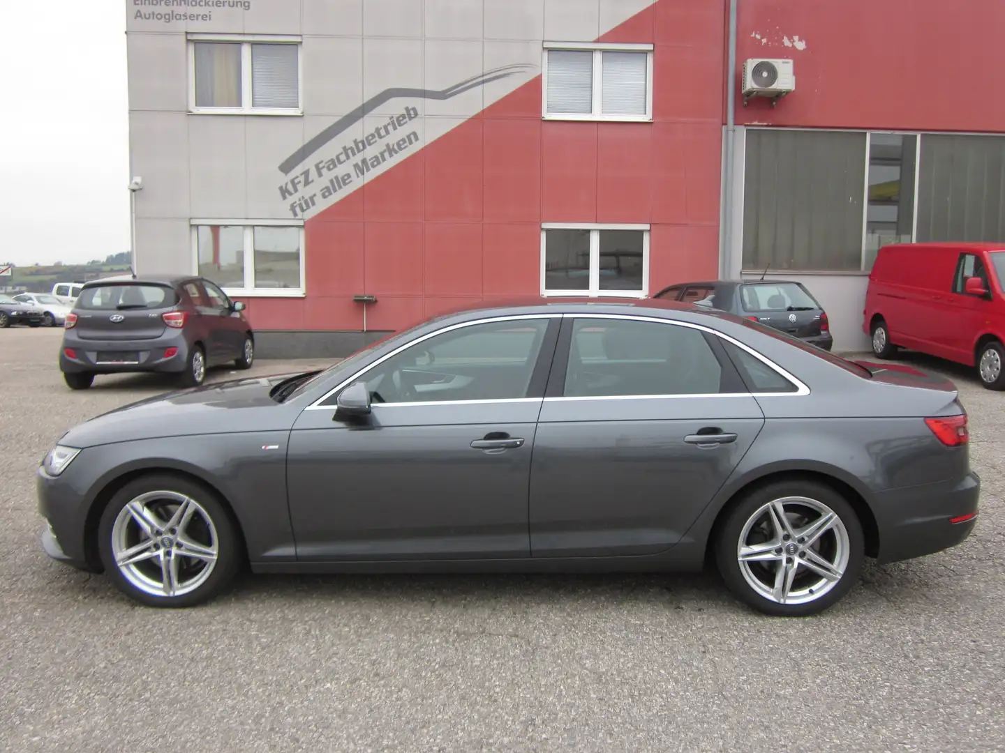 Audi A4 1,4 TFSI Sport S-line Grau - 2
