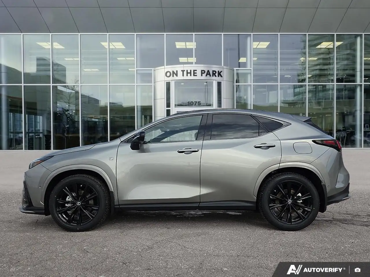 Lexus NX снимка Lexus NX