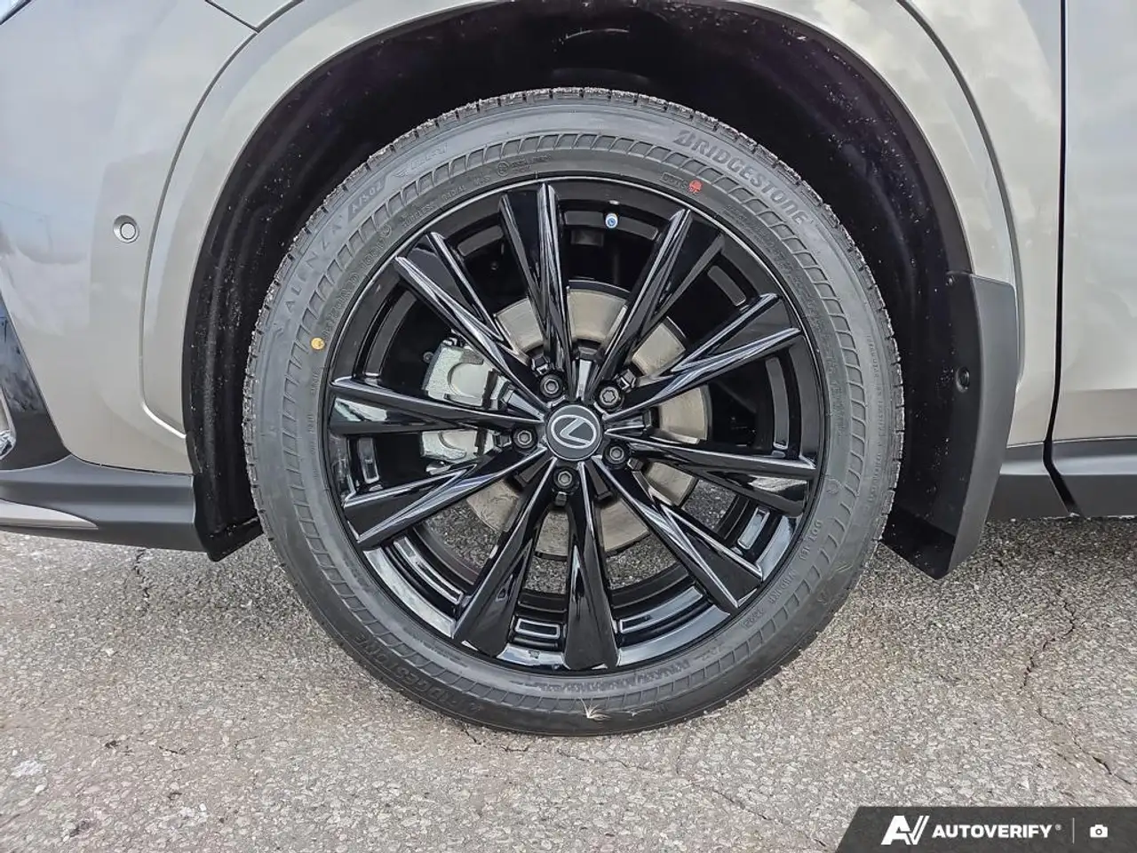 Lexus NX снимка Lexus NX