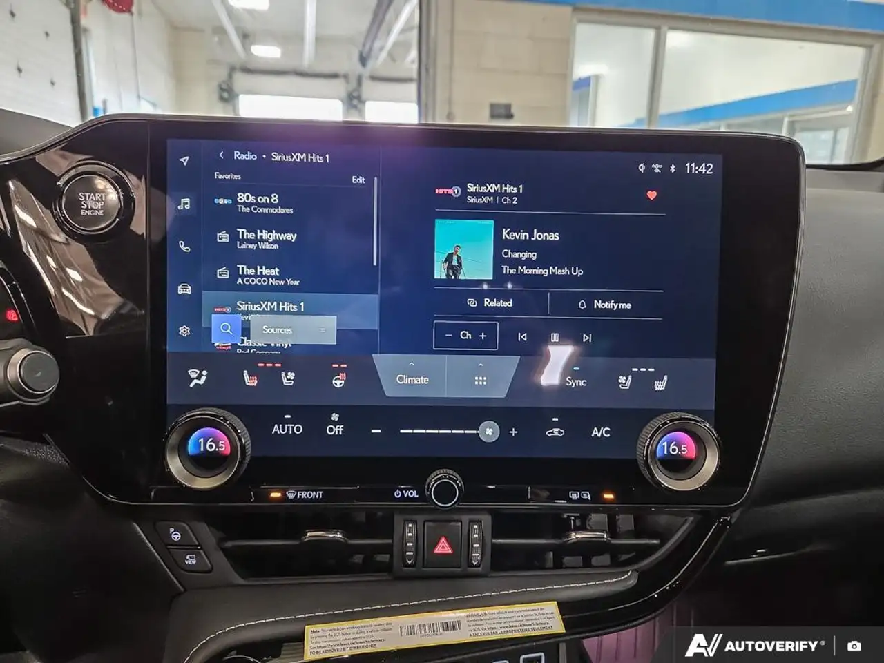 Lexus NX снимка Lexus NX