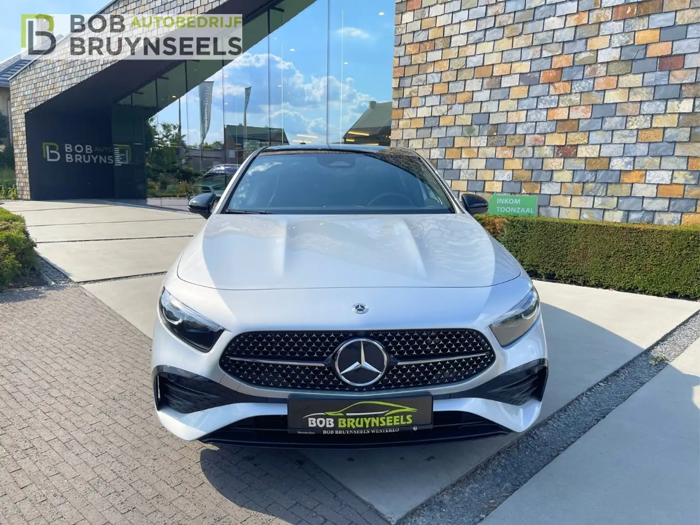 Mercedes-Benz A 180 Amg line/night/panodak/burmester/camera/multibeam Plateado - 2