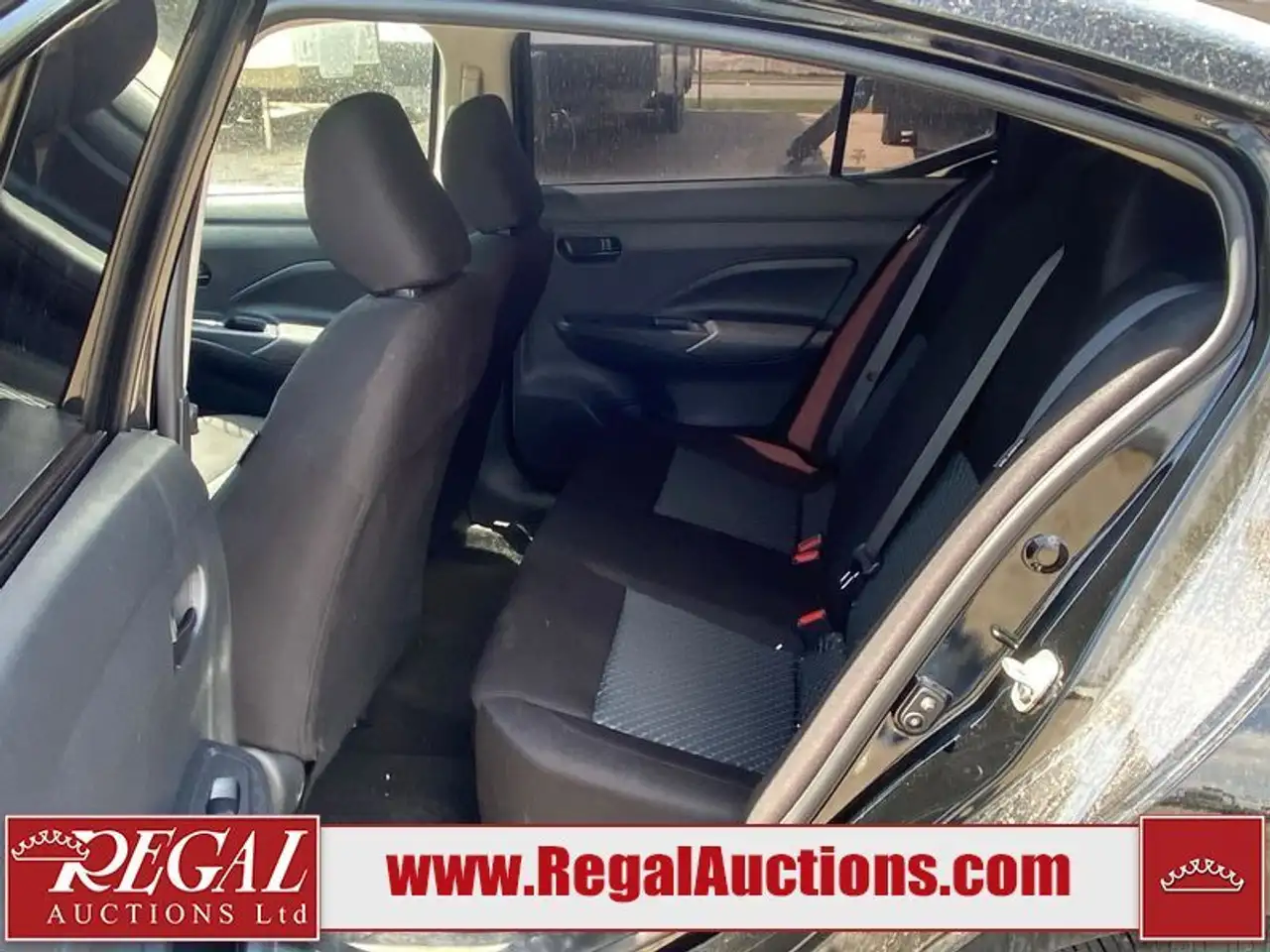 Nissan Versa fotografie Nissan Versa