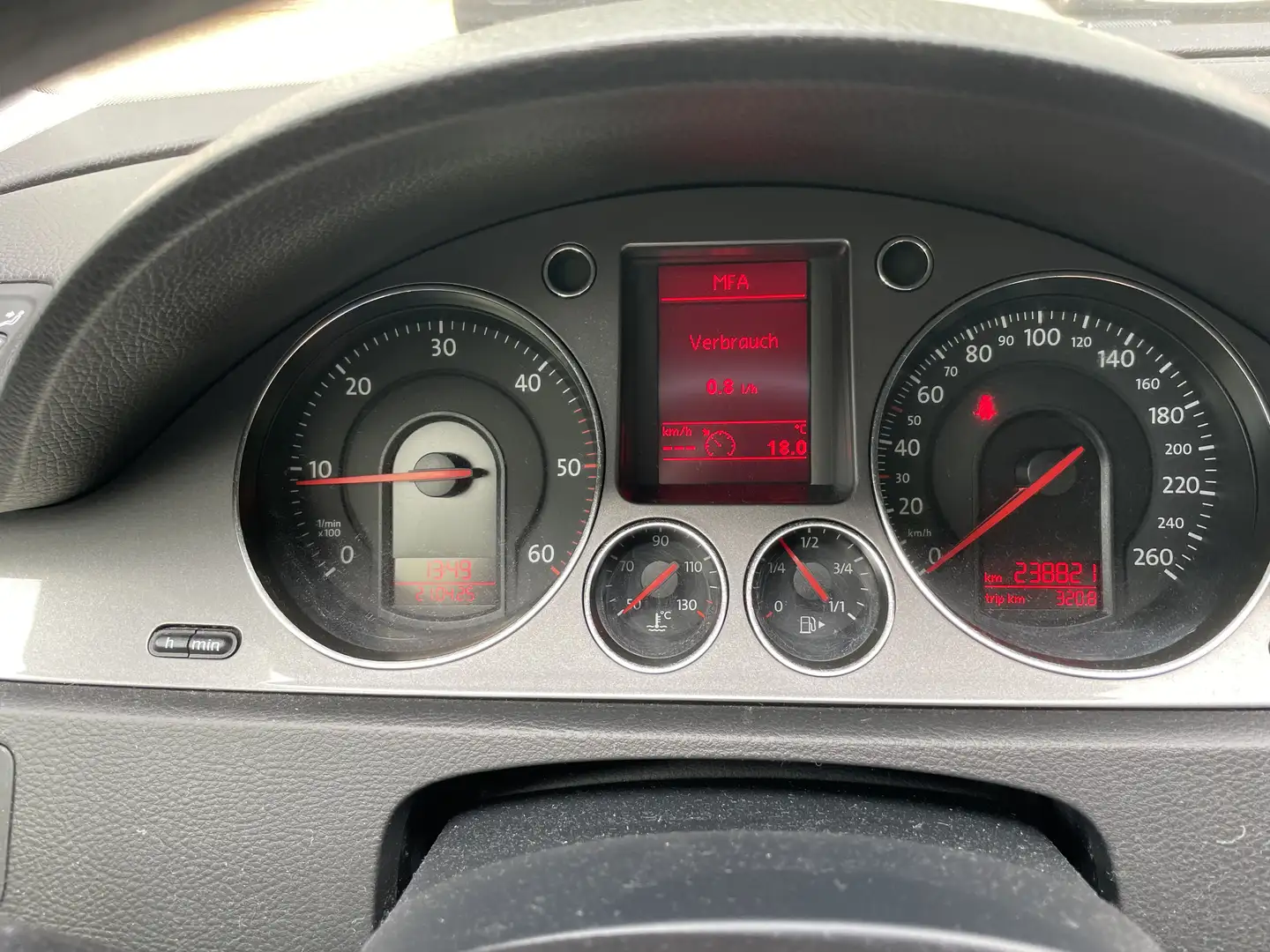 Volkswagen Passat Variant 1.9 TDI DPF BlueMotion Modrá - 2