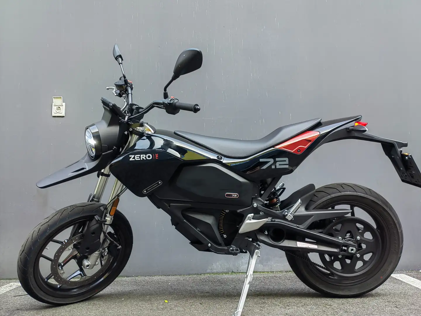 Zero Zero FXE FXE ZF7.2 mit 2200 EUR Rabatt Elektromotorrad NEU Schwarz - 1