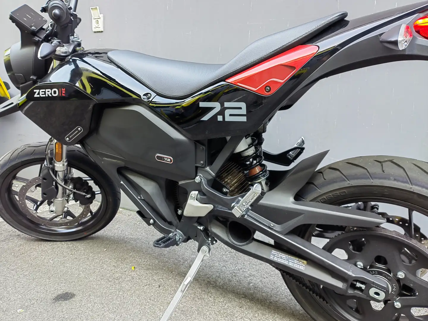 Zero Zero FXE FXE ZF7.2 mit 2200 EUR Rabatt Elektromotorrad NEU Schwarz - 2