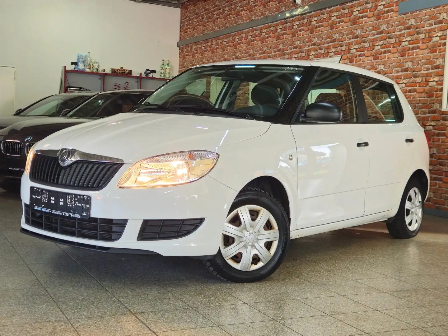 Skoda Fabia Active-1.2-Klima-5 Türig-SHZ Weiß - 1