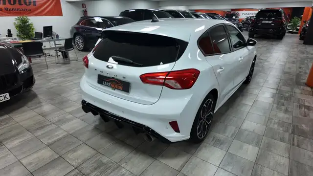 Ford Focus view 6