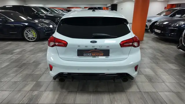 Ford Focus view 5