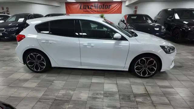 Ford Focus view 7