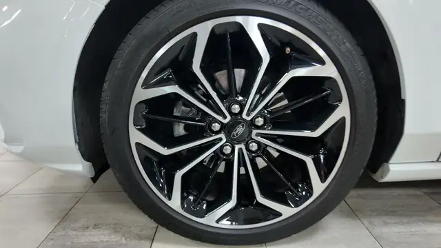 Ford Focus view 11