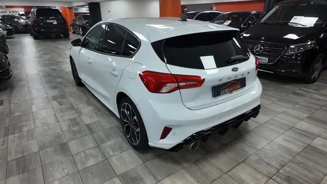 Ford Focus view 4