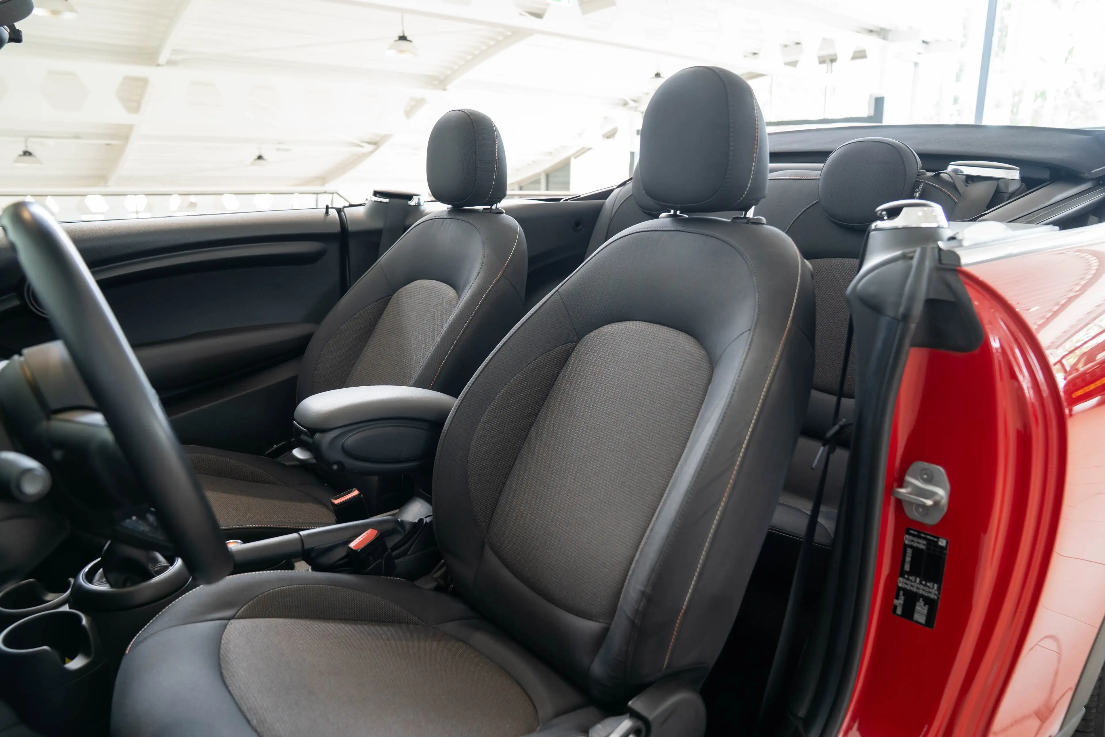 MINI Cooper Cabrio 1.5 Salt | Navigatie | Parkeersensoren | Lichtmeta — photo 12