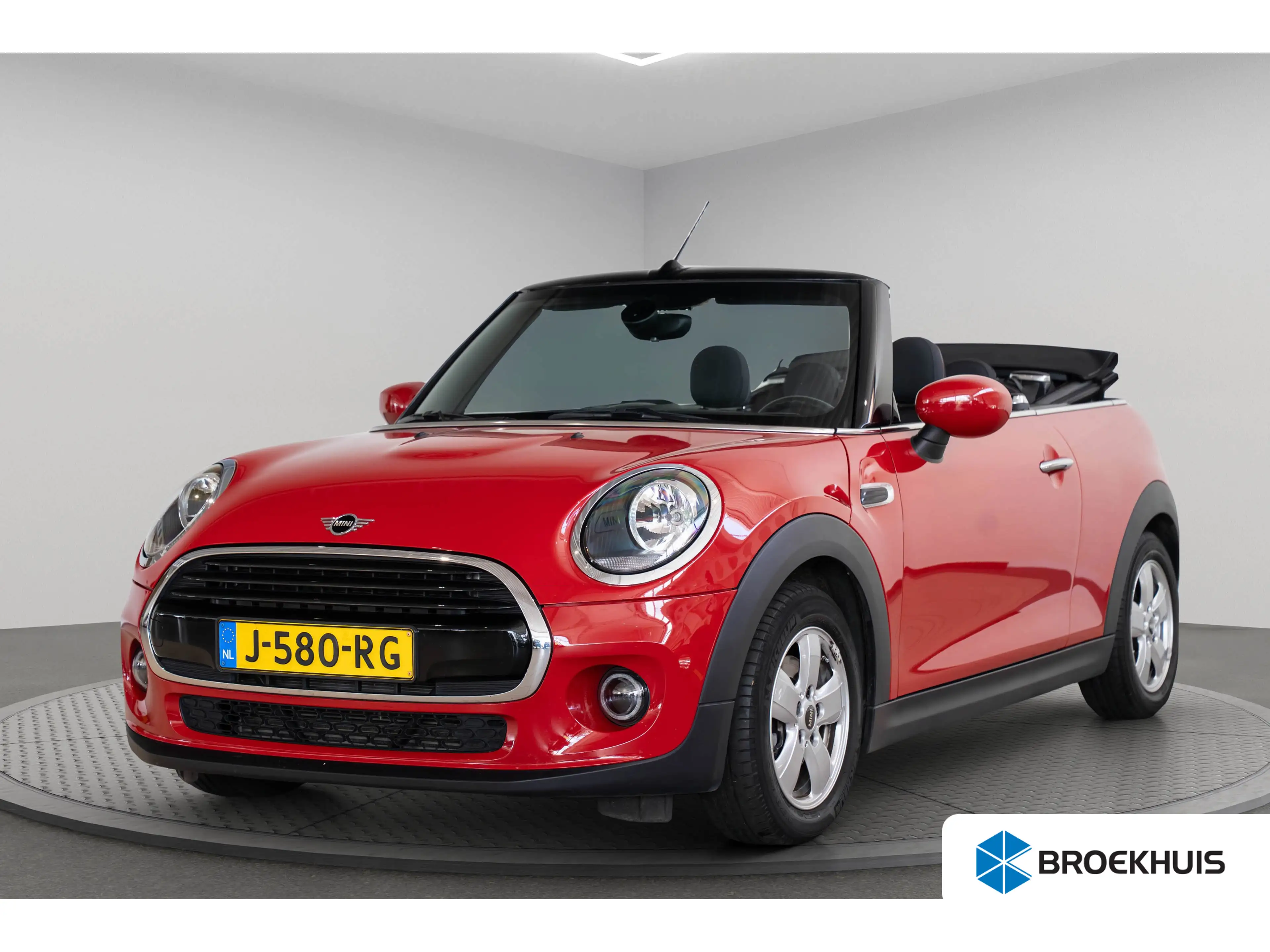 MINI Cooper Cabrio 1.5 Salt | Navigatie | Parkeersensoren | Lichtmeta
