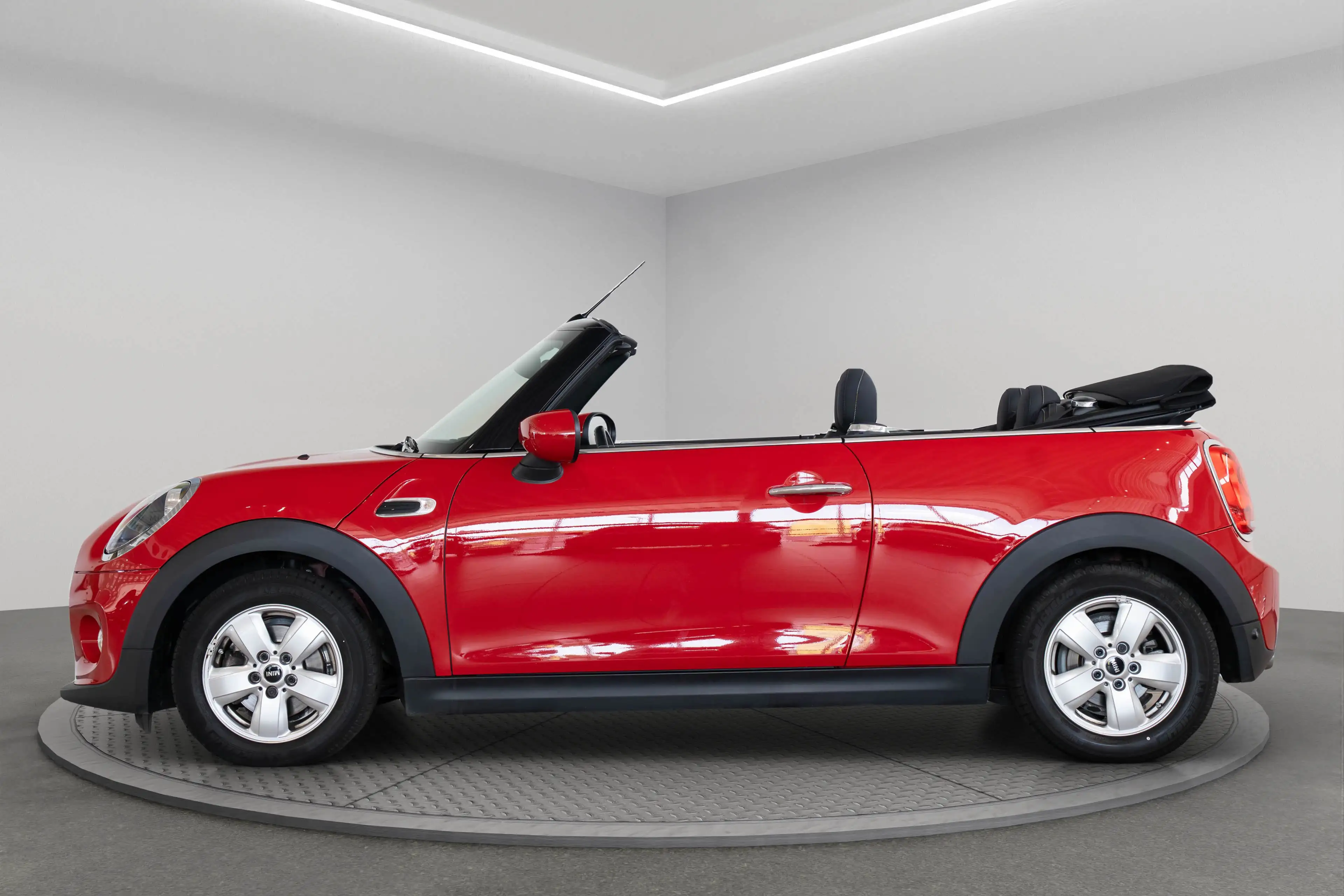 MINI Cooper Cabrio 1.5 Salt | Navigatie | Parkeersensoren | Lichtmeta — photo 3