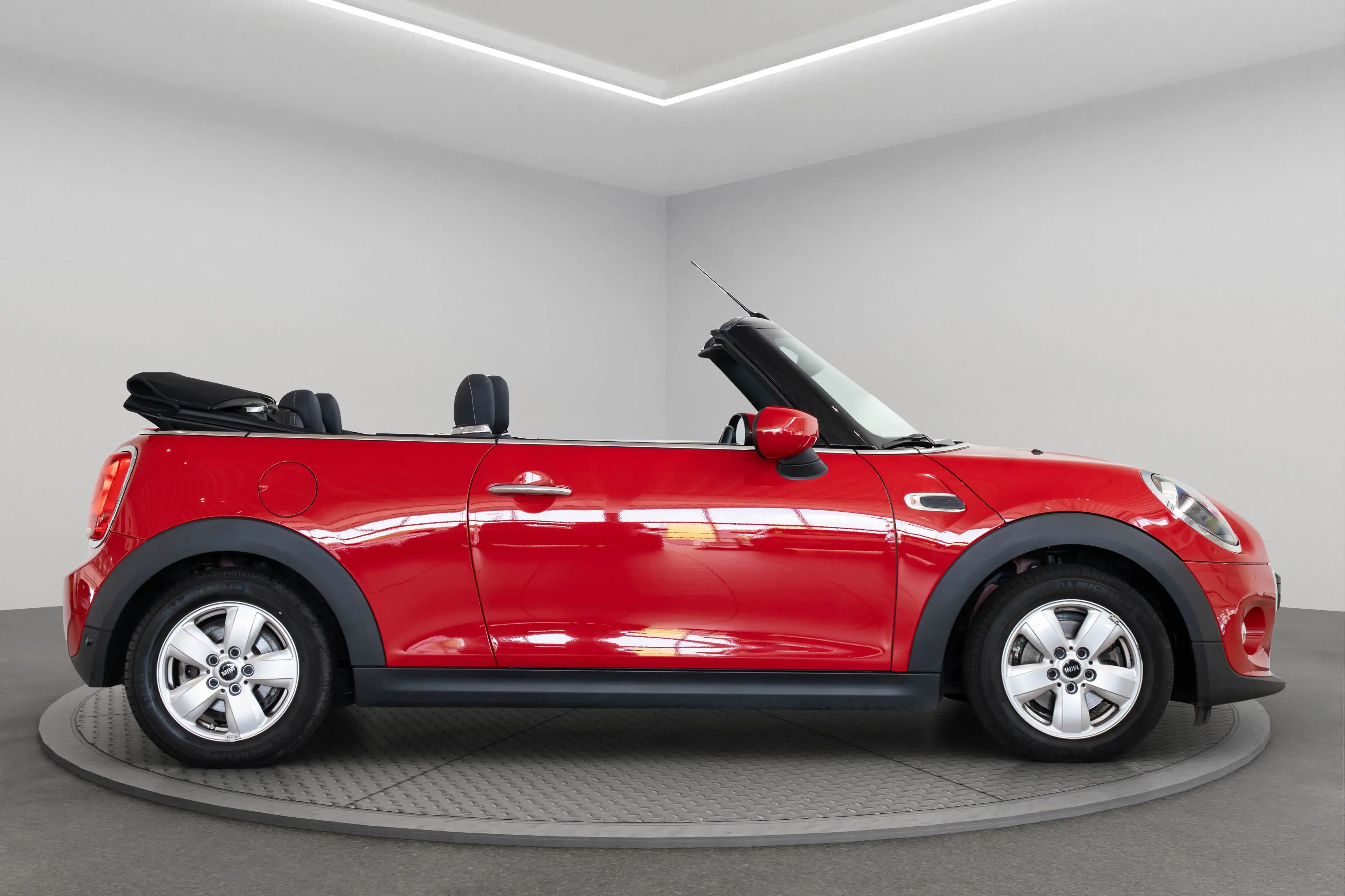 MINI Cooper Cabrio 1.5 Salt | Navigatie | Parkeersensoren | Lichtmeta — photo 5