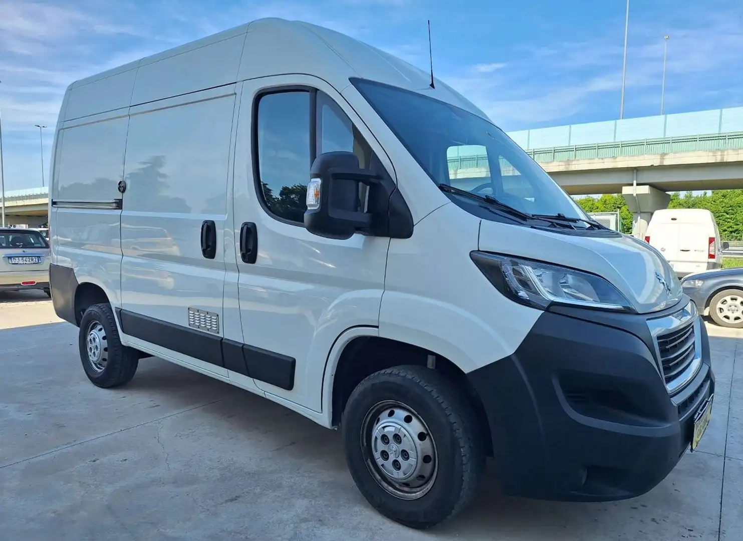 Peugeot Boxer PEUGEOT BOXER / 2014 333 L1H2 2.2 BLUEHDI 140CV Weiß - 2