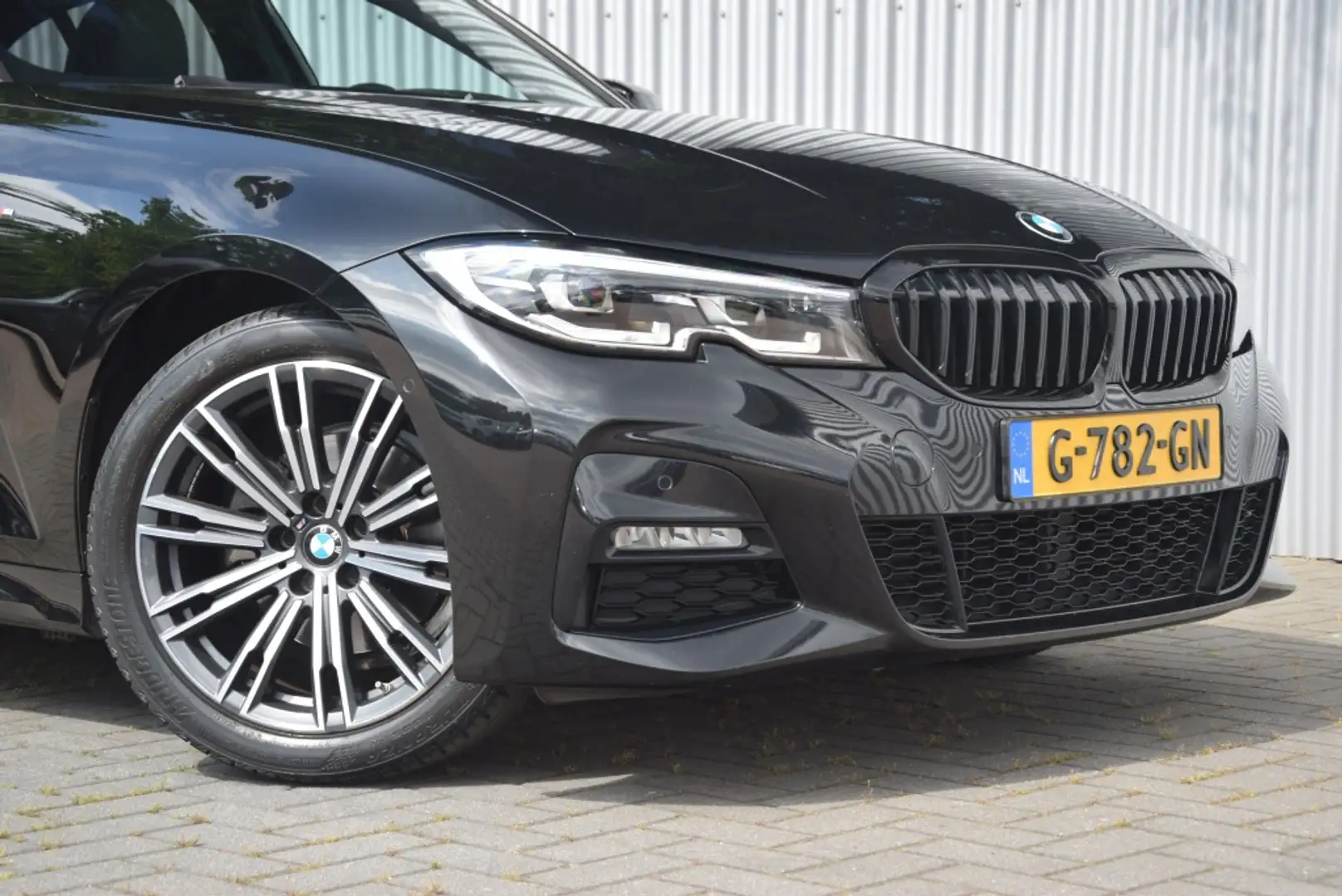 BMW 320 3-serie 320i M-Sport High Executive Leer/LED/Navi/ Negro - 2