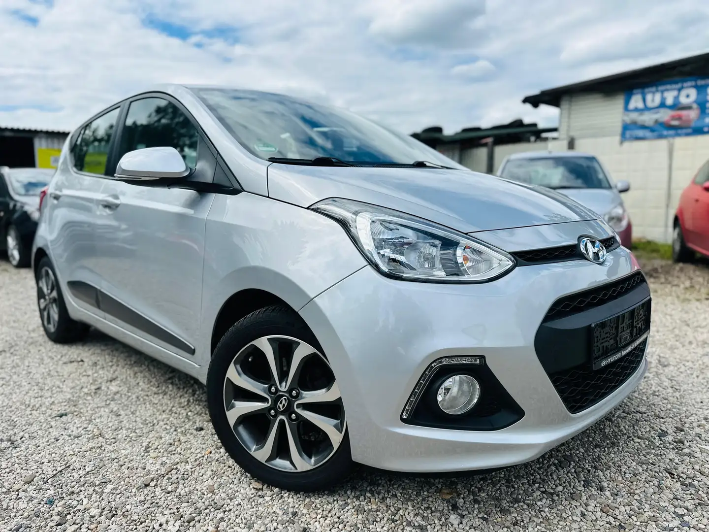 Hyundai i10 FIFA World Cup Edition Gris - 1