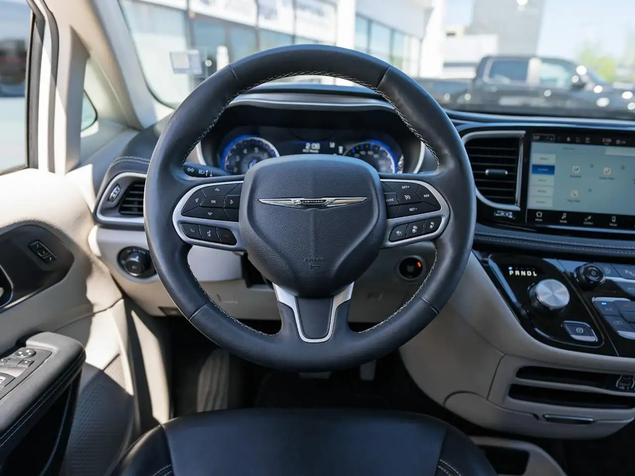 Chrysler Pacifica photo Chrysler Pacifica