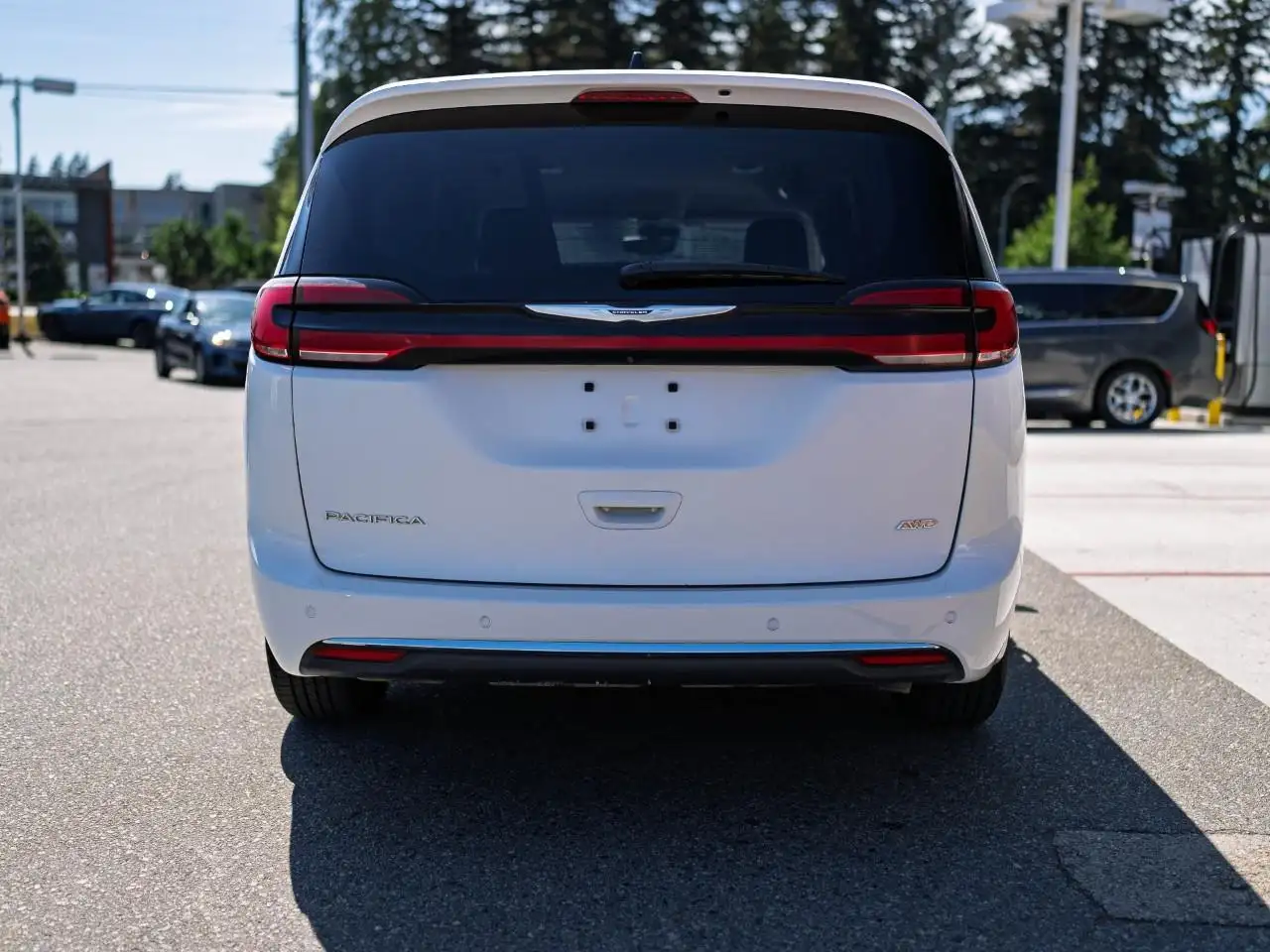 Chrysler Pacifica photo Chrysler Pacifica