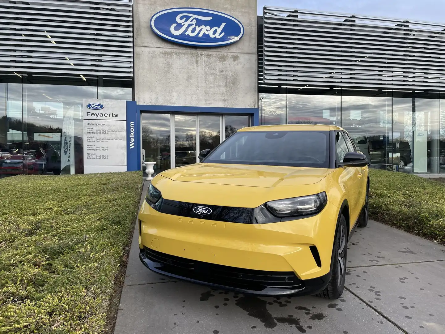 Ford Capri 77 kWh Extended Range RWD Jaune - 2