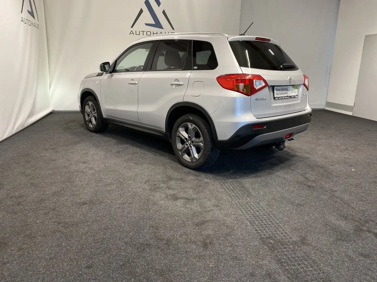 Suzuki Vitara 1.6 DDiS Comfort 4x2 AHK SHZ Kamera 1.Han Grau - 2