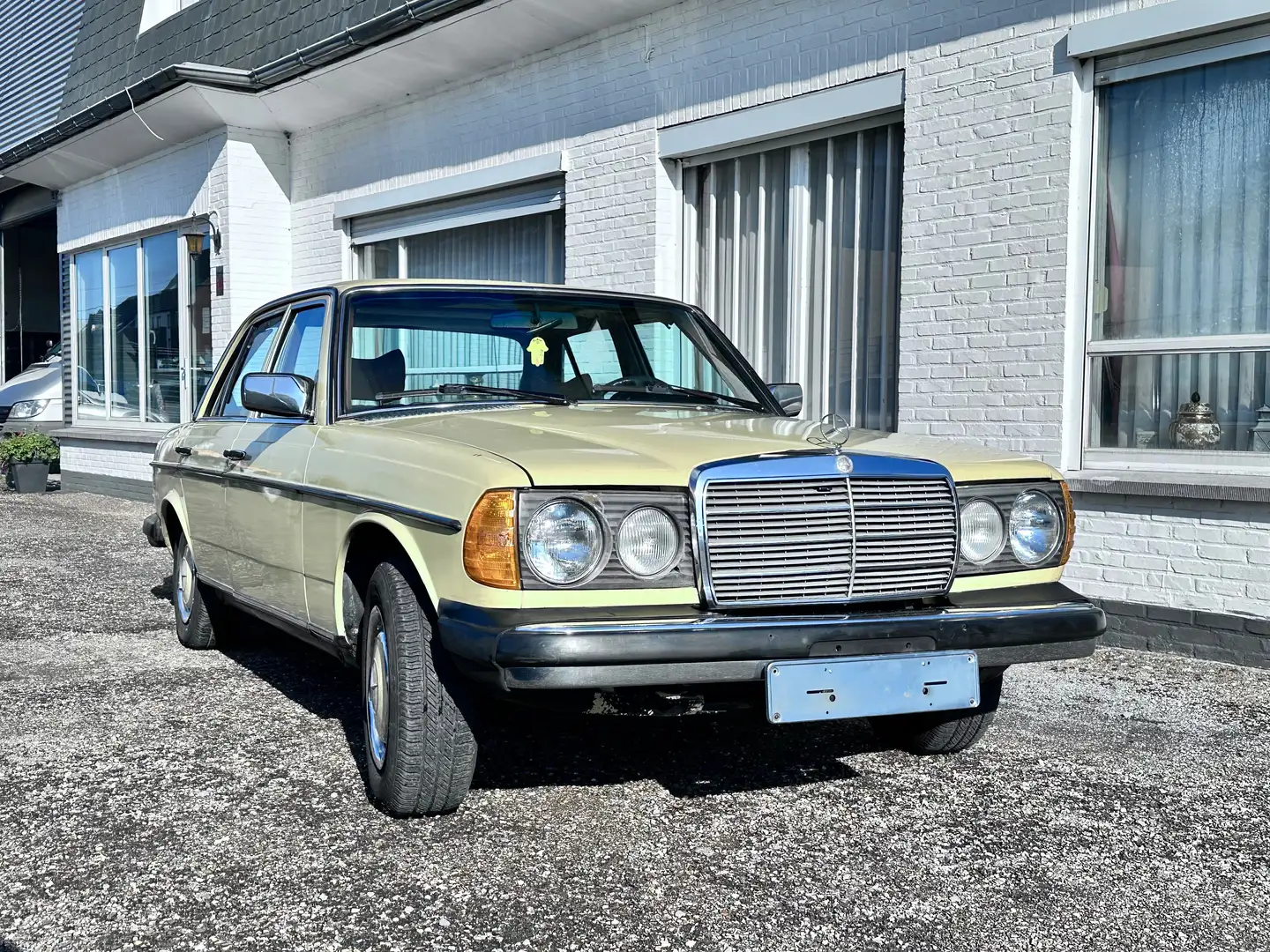 Mercedes-Benz 300 Beige - 1