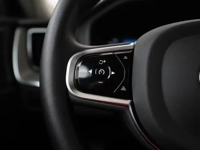 Volvo XC60 view 8
