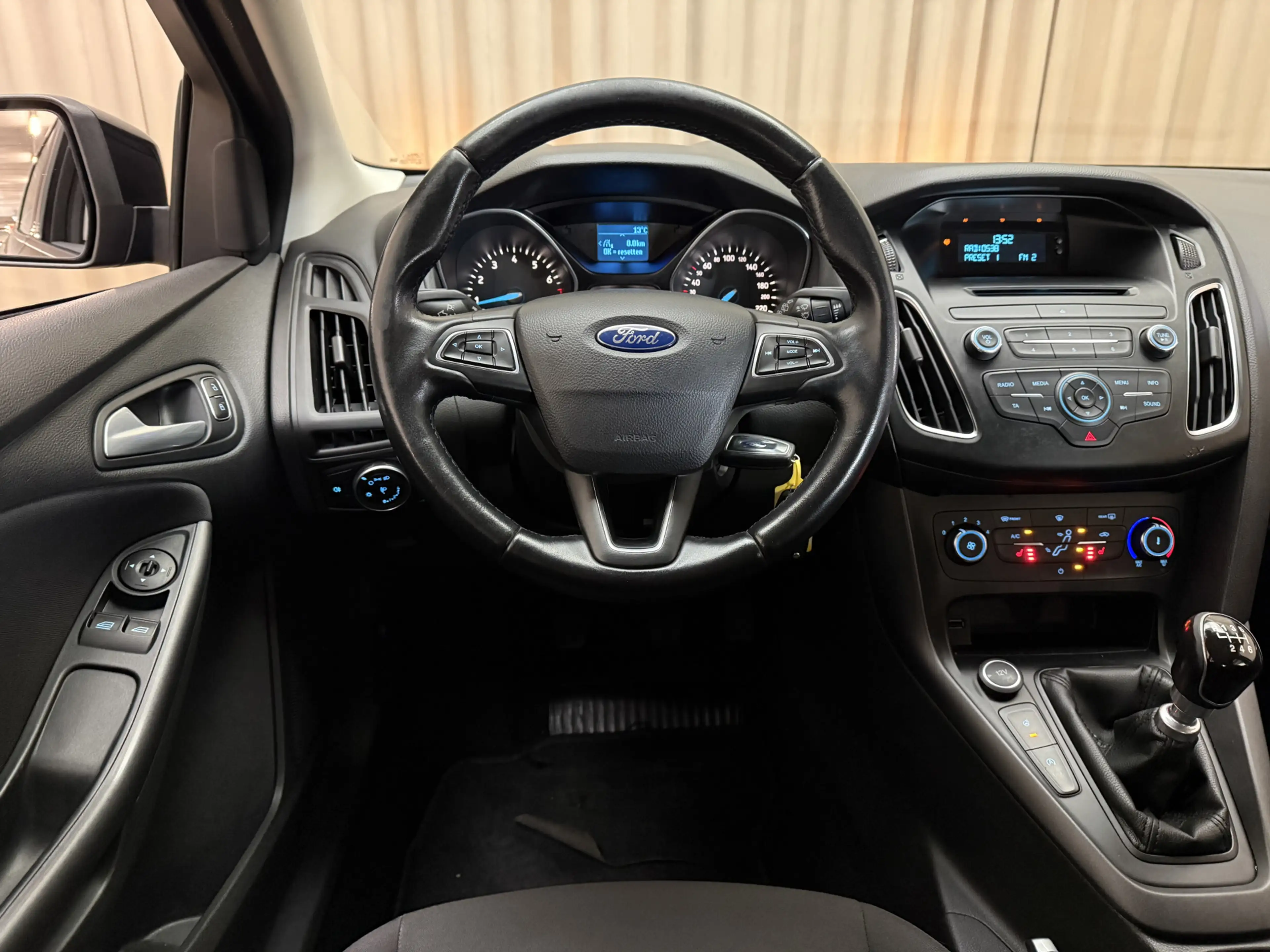 Ford Focus 1.0 Titanium Edition Stoel-/Stuurverwarming / PDC — photo 7