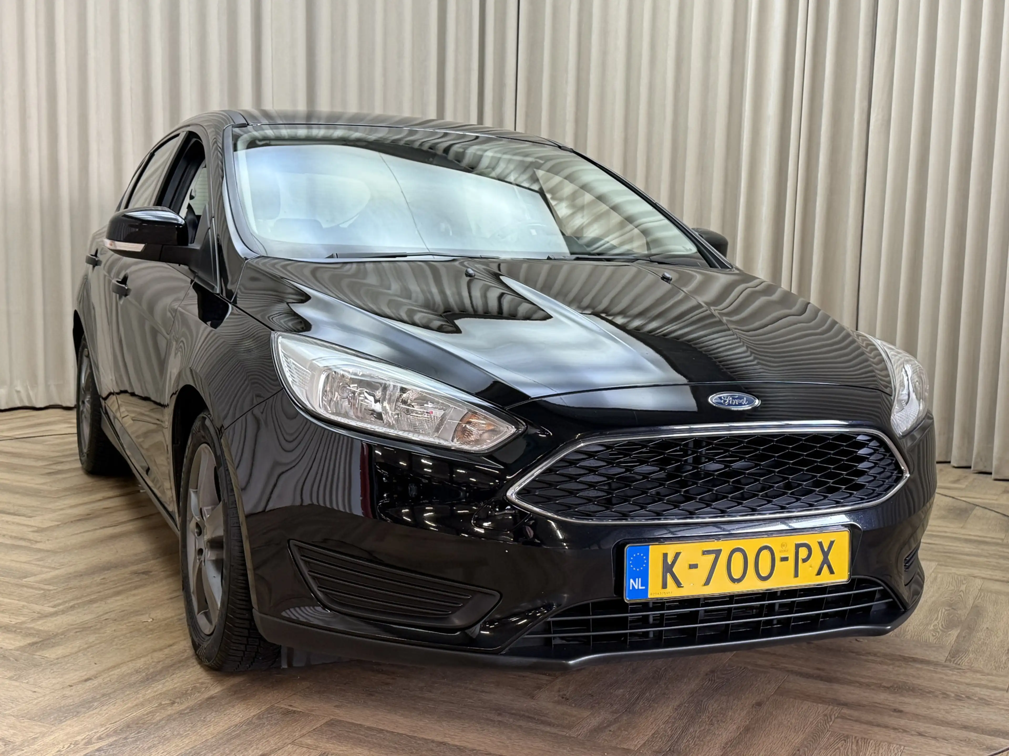 Ford Focus 1.0 Titanium Edition Stoel-/Stuurverwarming / PDC — photo 17