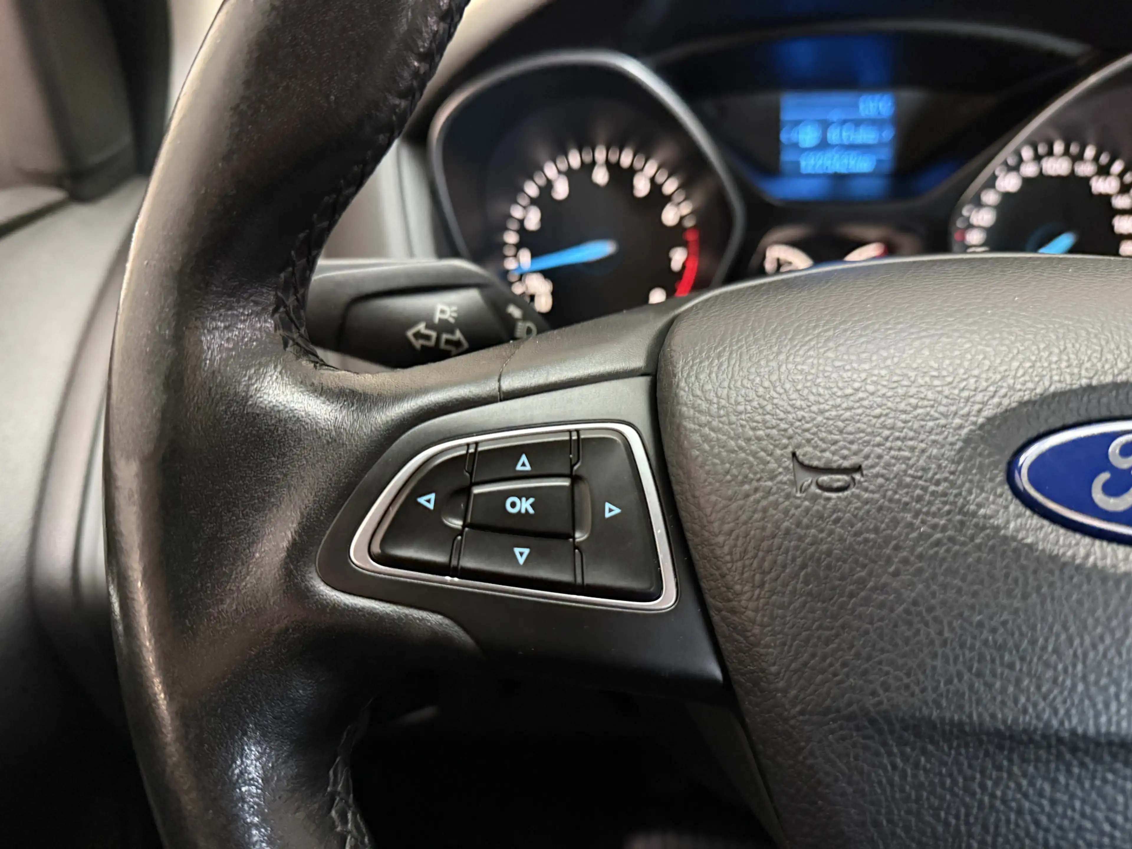 Ford Focus 1.0 Titanium Edition Stoel-/Stuurverwarming / PDC — photo 28